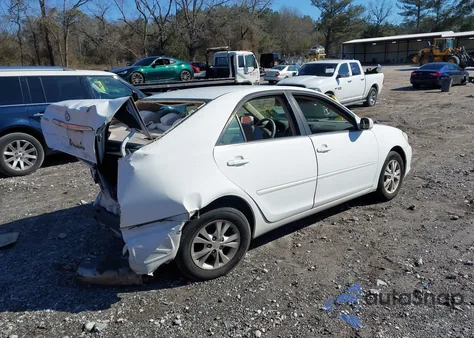 2006 Toyota Camry Le V6 z USA, uszkodzony, nr VIN 4T1BF32KX6U635392